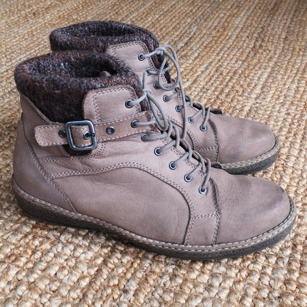 Waldlaufer leather laced ankle boots